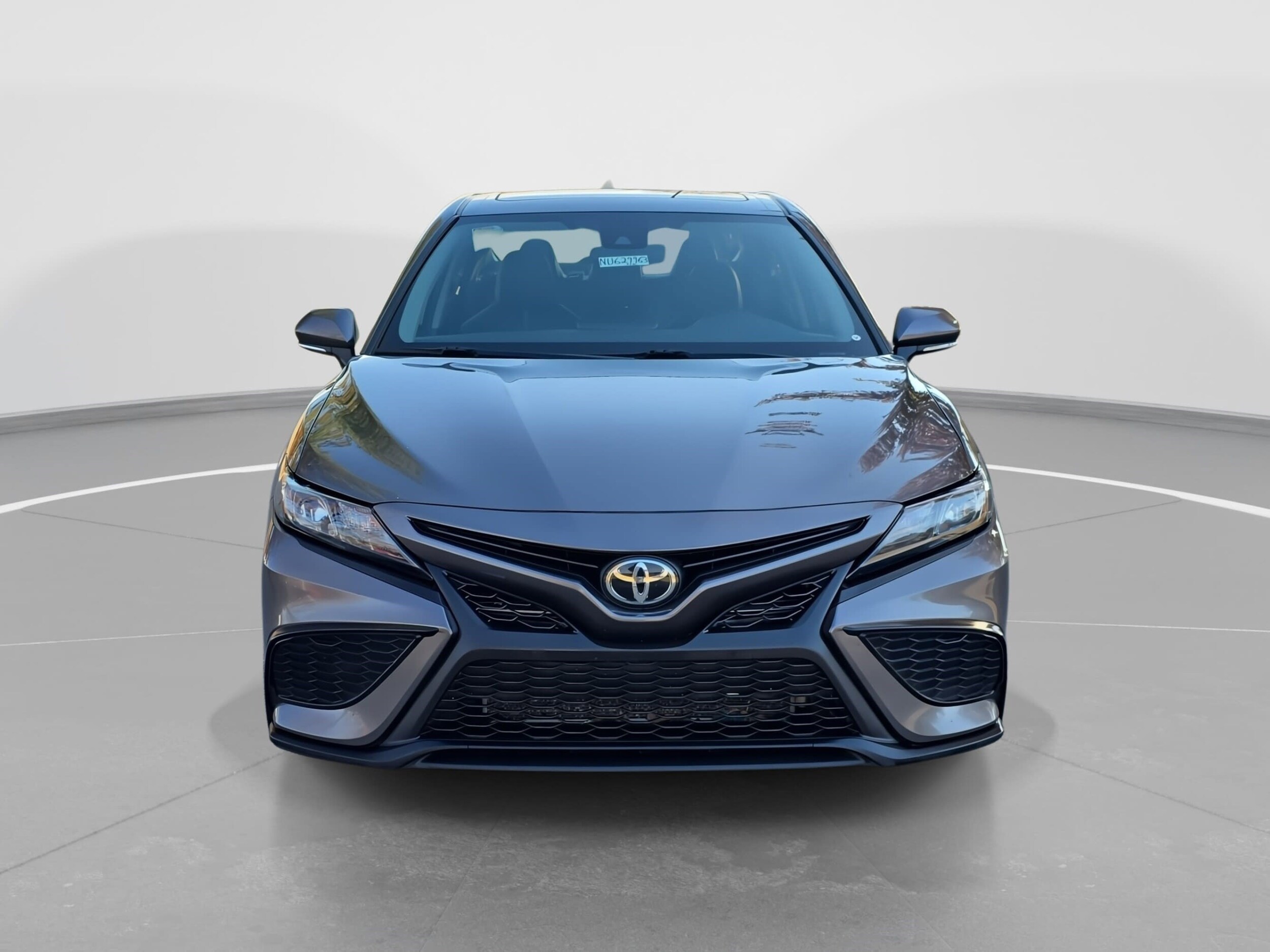 2022 Toyota Camry SE photo 2