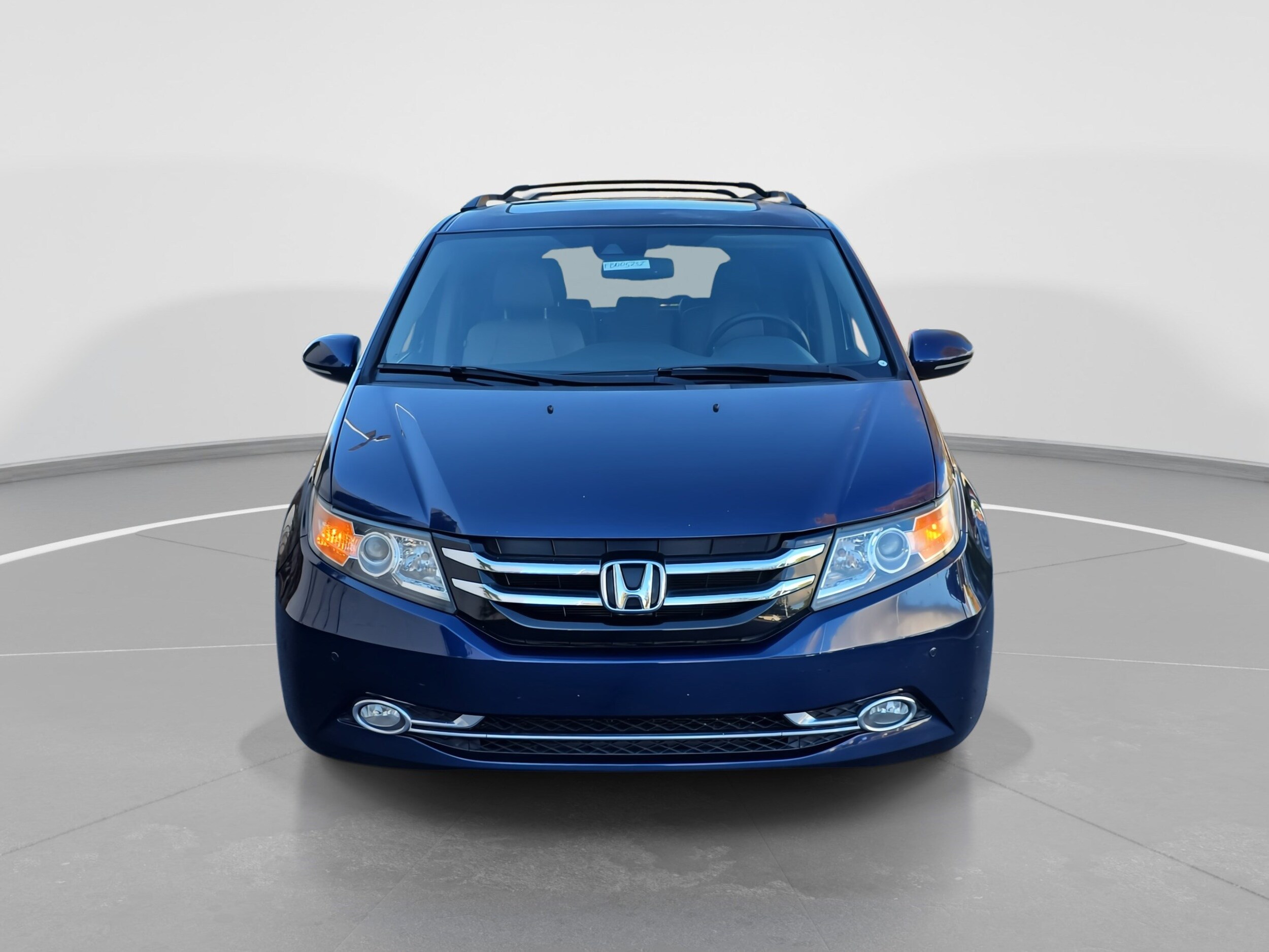 2015 Honda Odyssey Touring photo 2