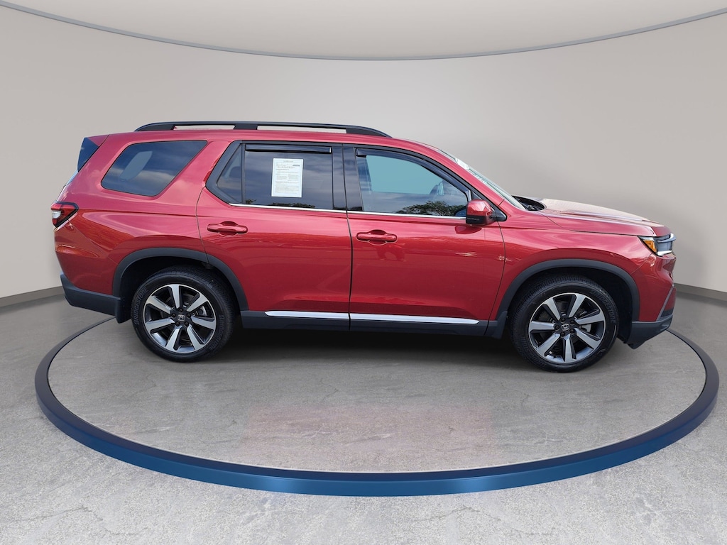 Used 2025 Honda Pilot Touring SUV