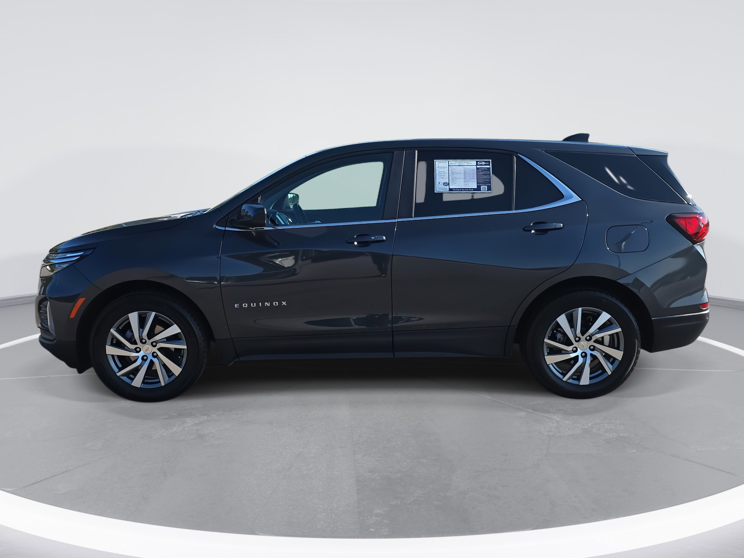 2023 Chevrolet Equinox photo 3