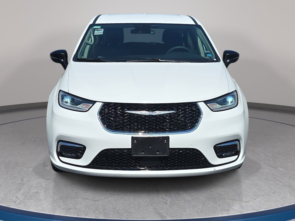Used 2024 Chrysler Pacifica Plug-In Hybrid Select Van Passenger Van