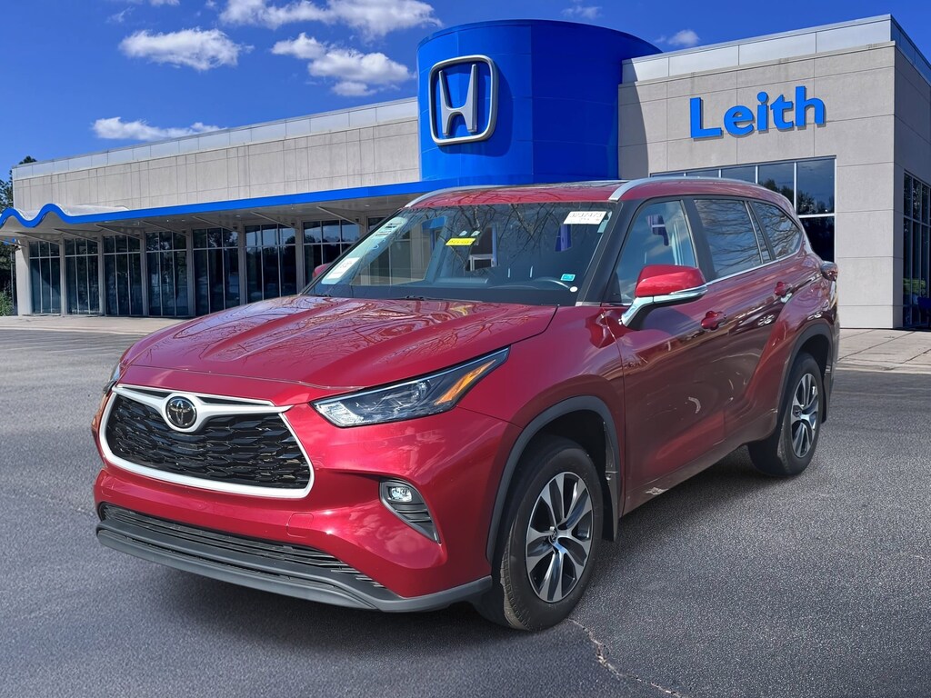 Used 2023 Toyota Highlander XLE SUV