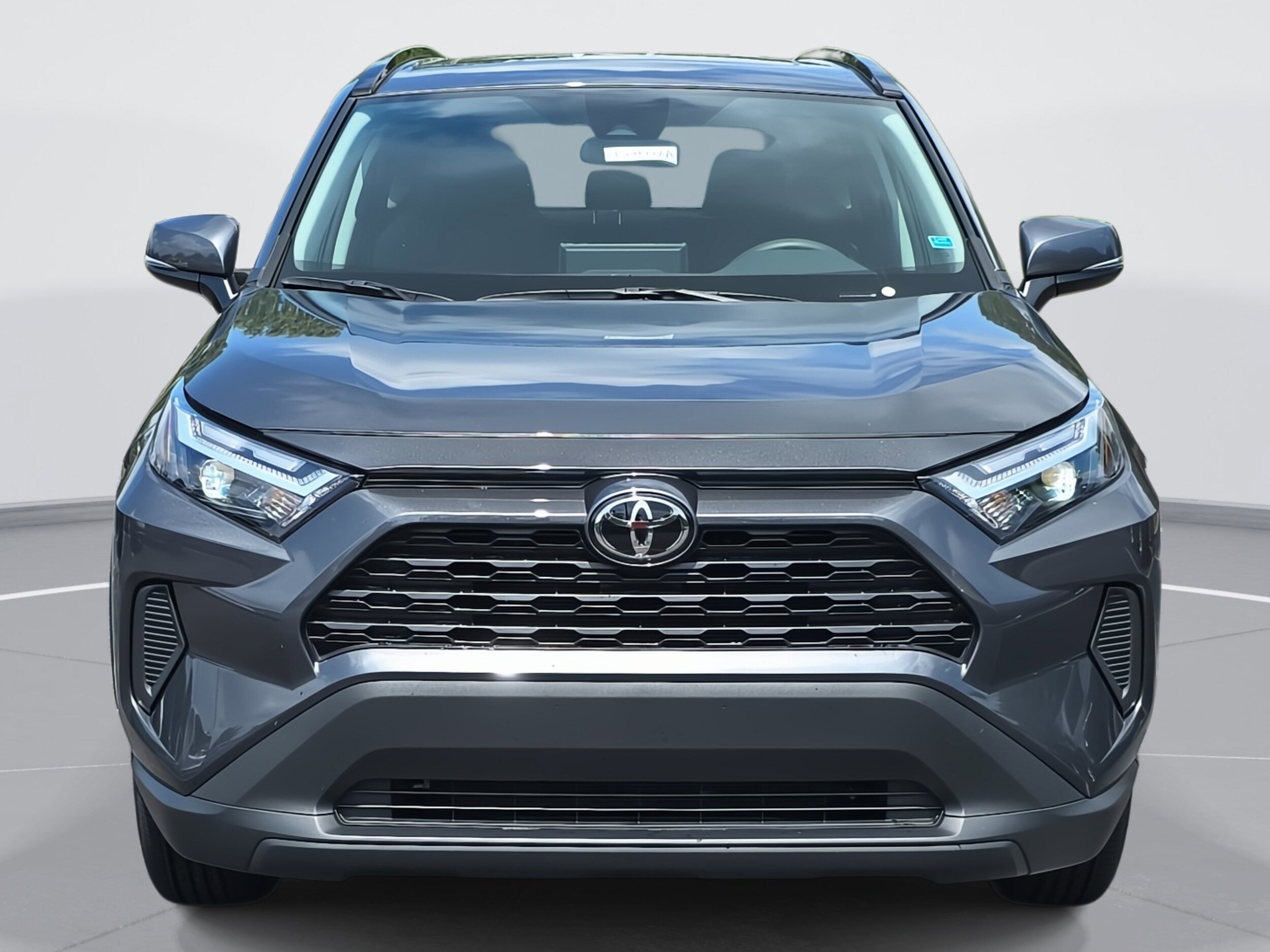 2023 Toyota RAV4 XLE photo 2