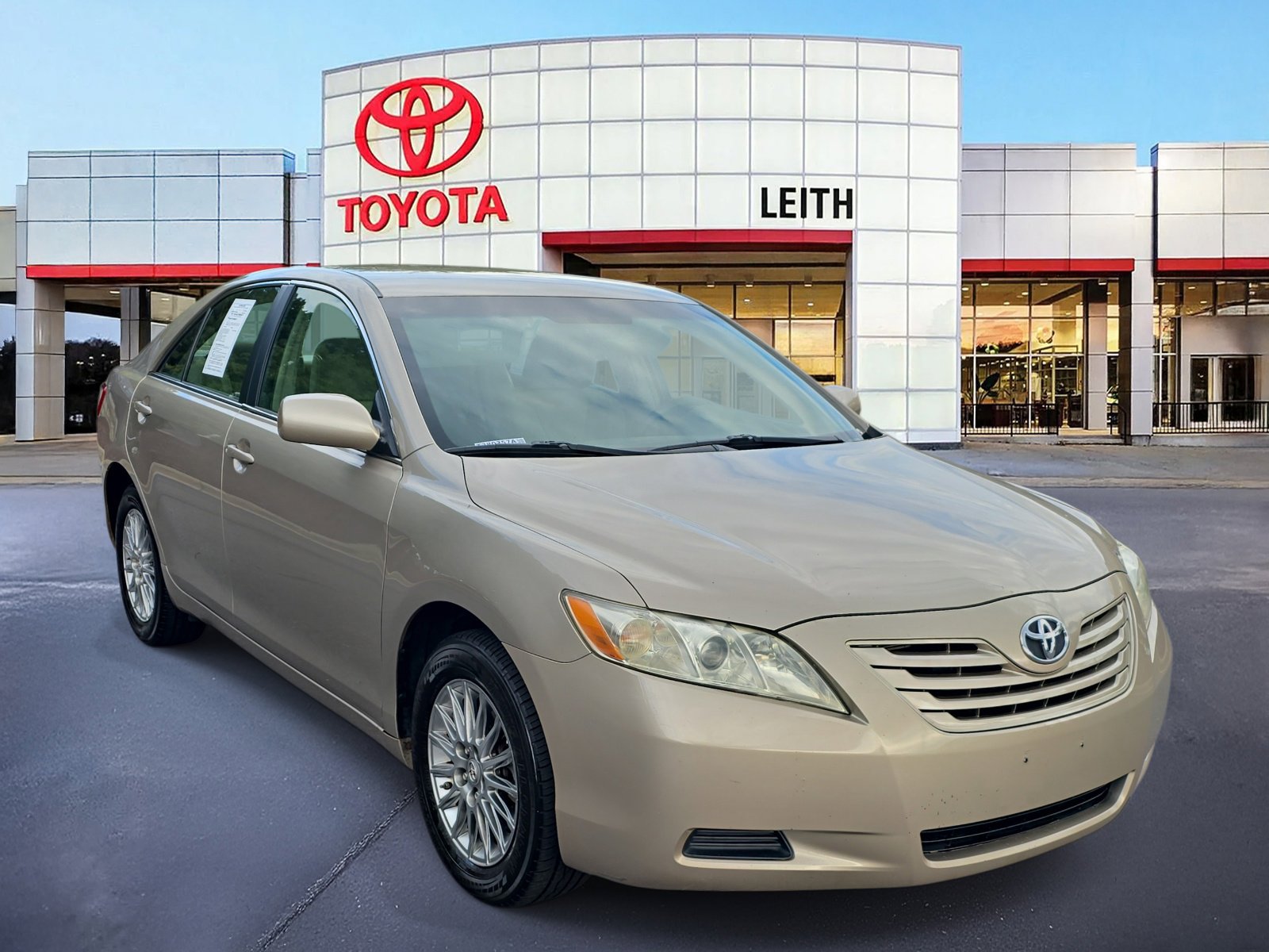 2009 Toyota Camry LE photo 2