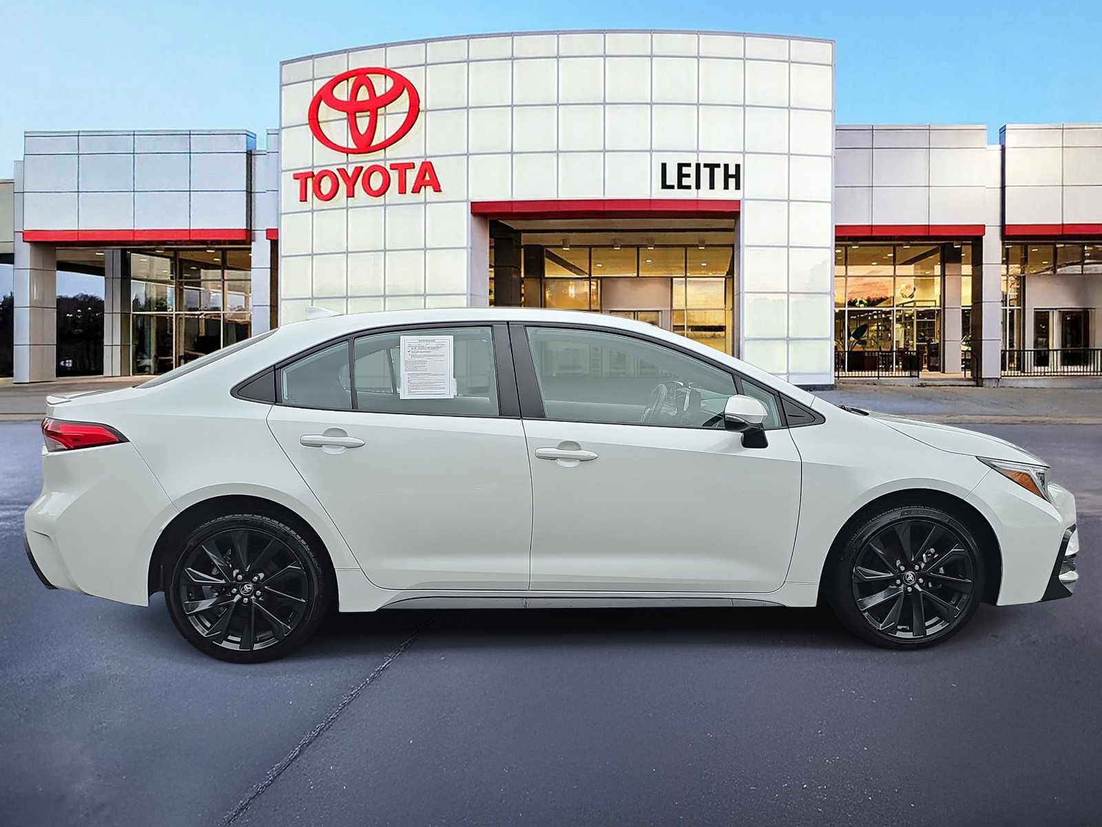 2023 Toyota Corolla SE photo 4