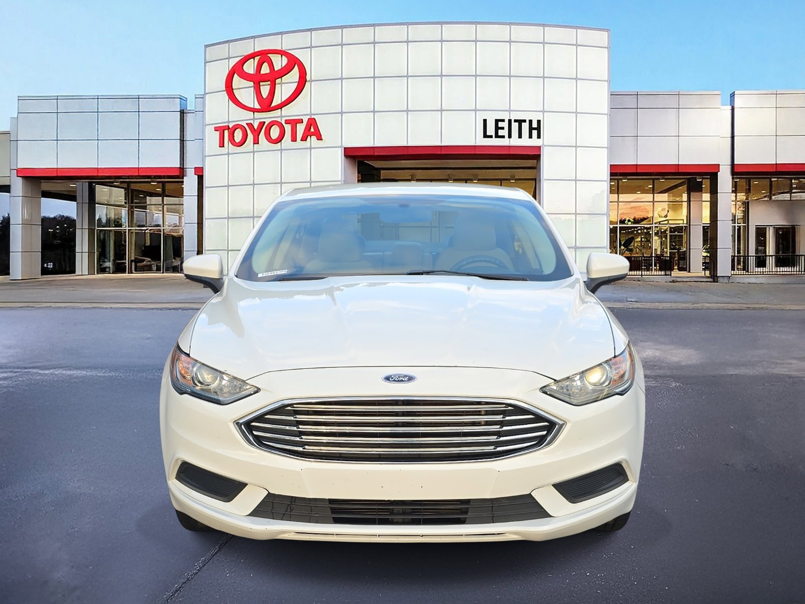 2017 Ford Fusion S photo 2