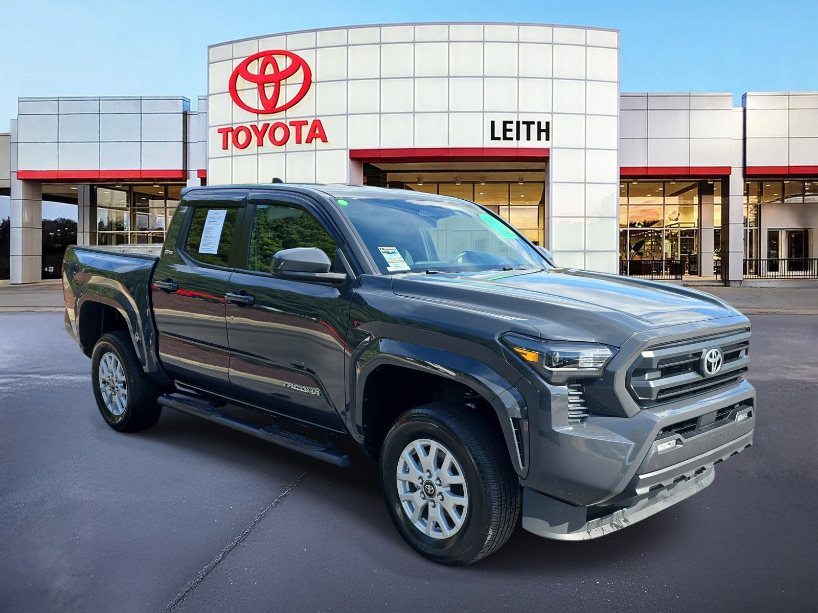 2024 Toyota Tacoma SR5 photo 3