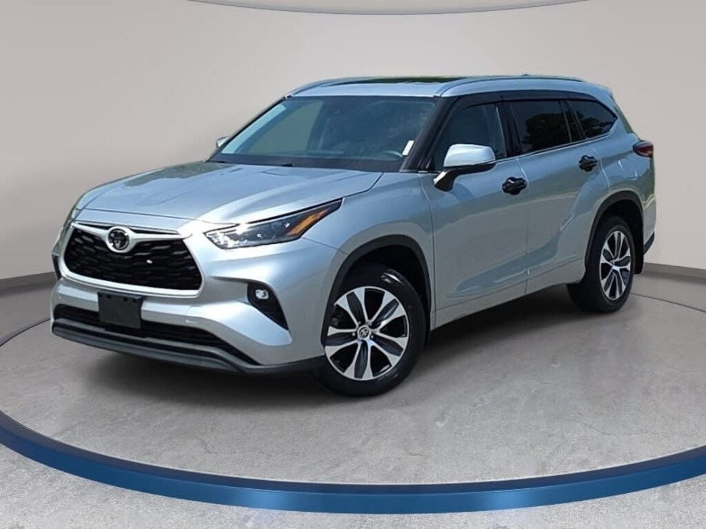 Used 2021 Toyota Highlander XLE SUV