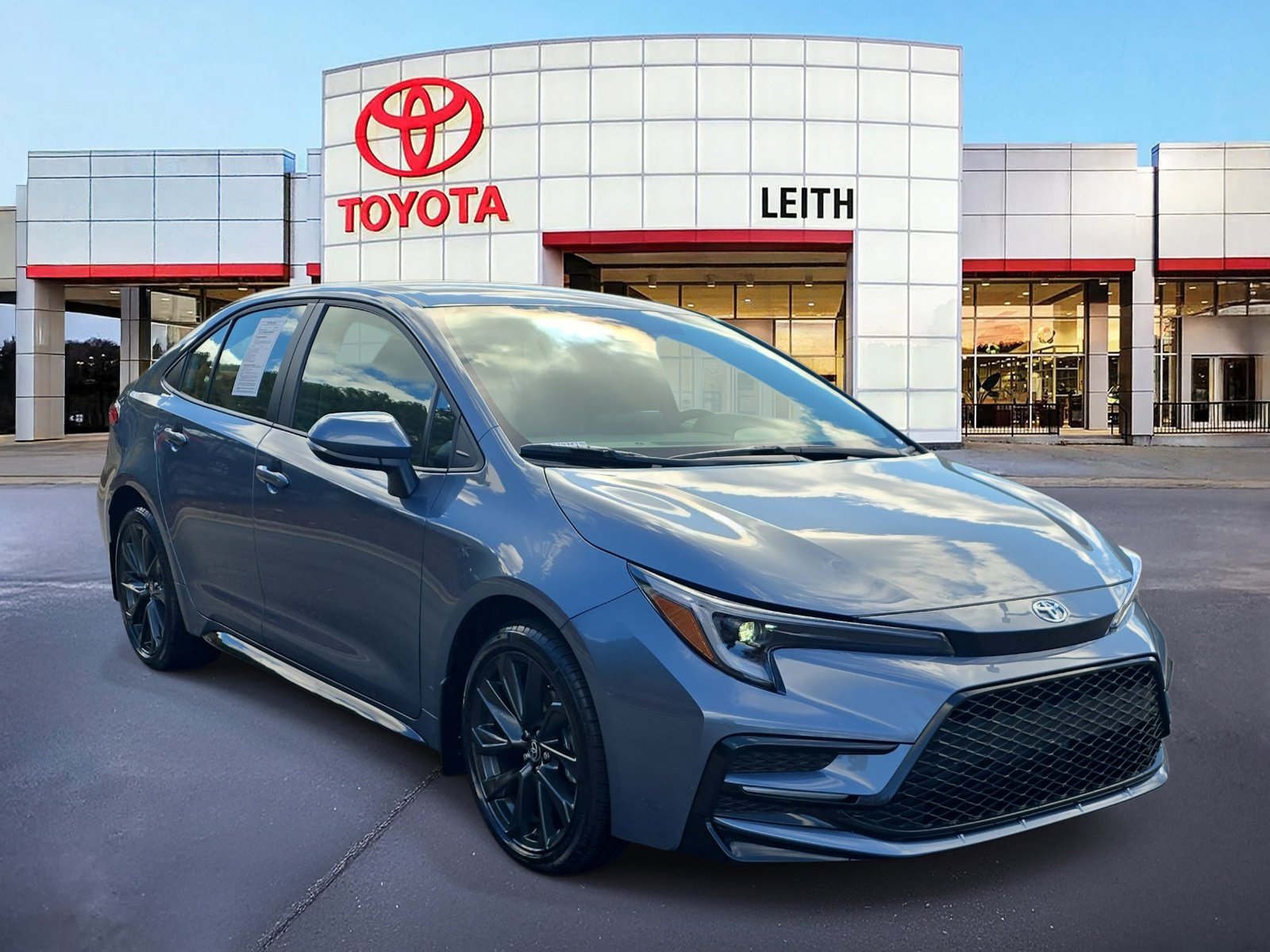 2025 Toyota Corolla SE photo 3