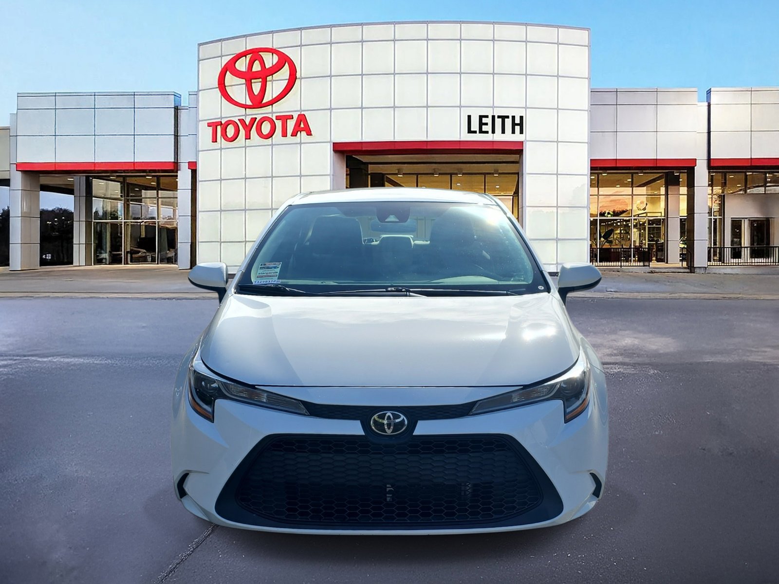 2022 Toyota Corolla LE photo 2