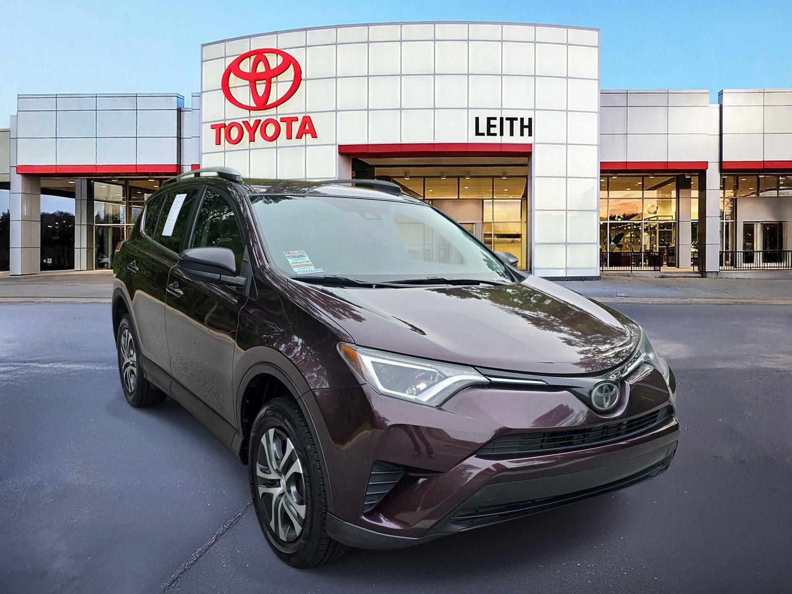 2018 Toyota RAV4 LE photo 3