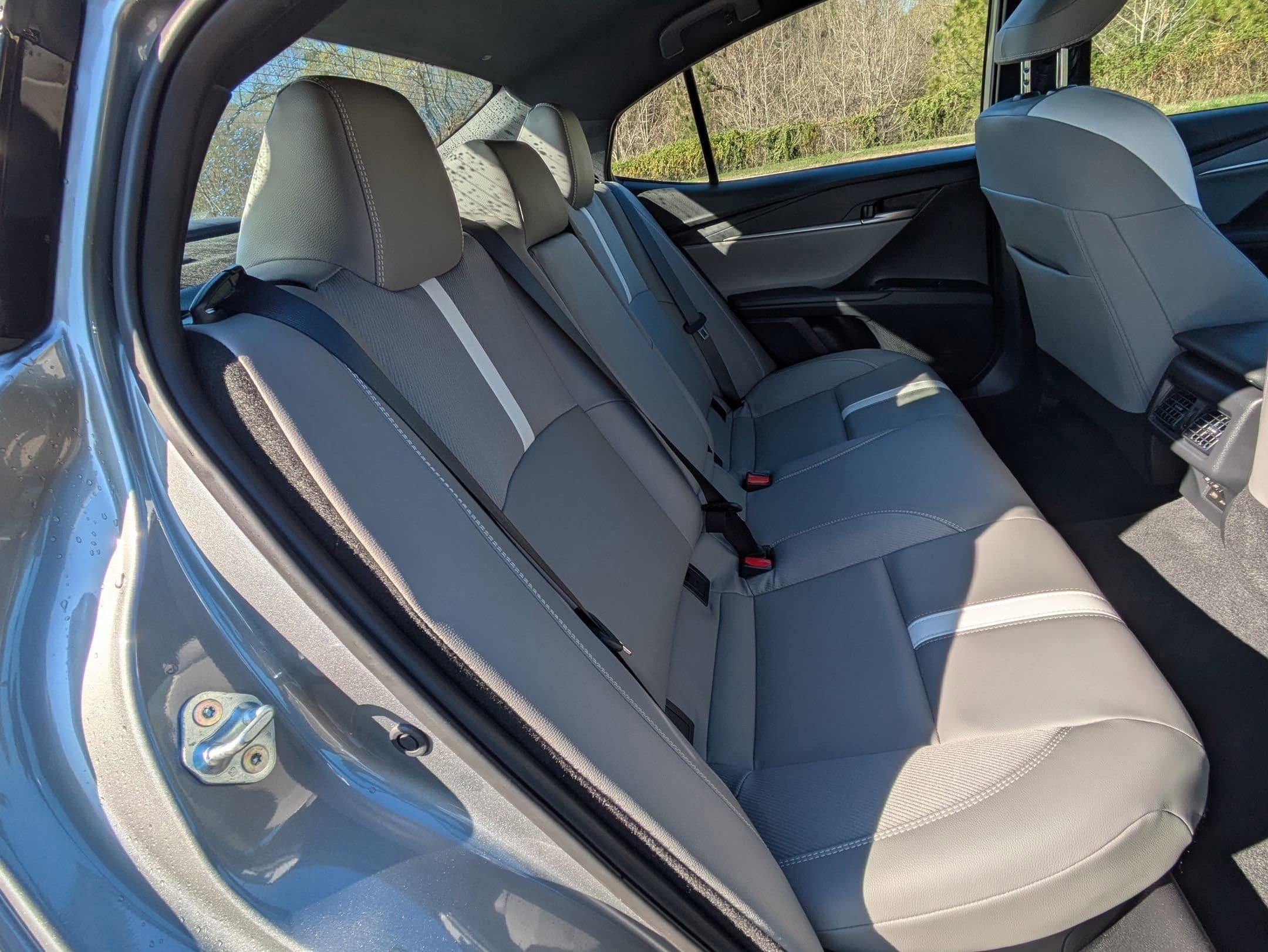 2025 Toyota Camry SE - Photo 24
