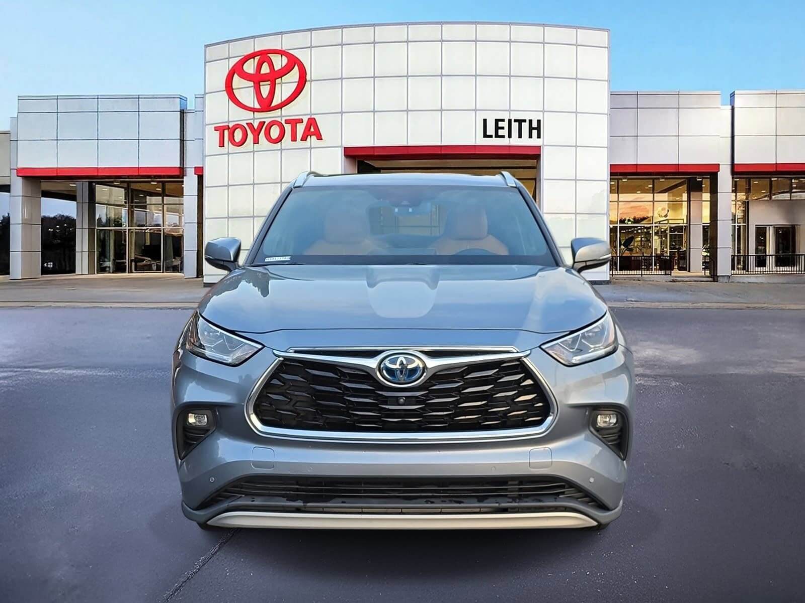 2021 Toyota Highlander Hybrid Platinum photo 2