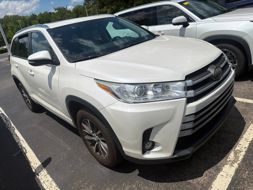 Used 2018 Toyota Highlander XLE V6 SUV