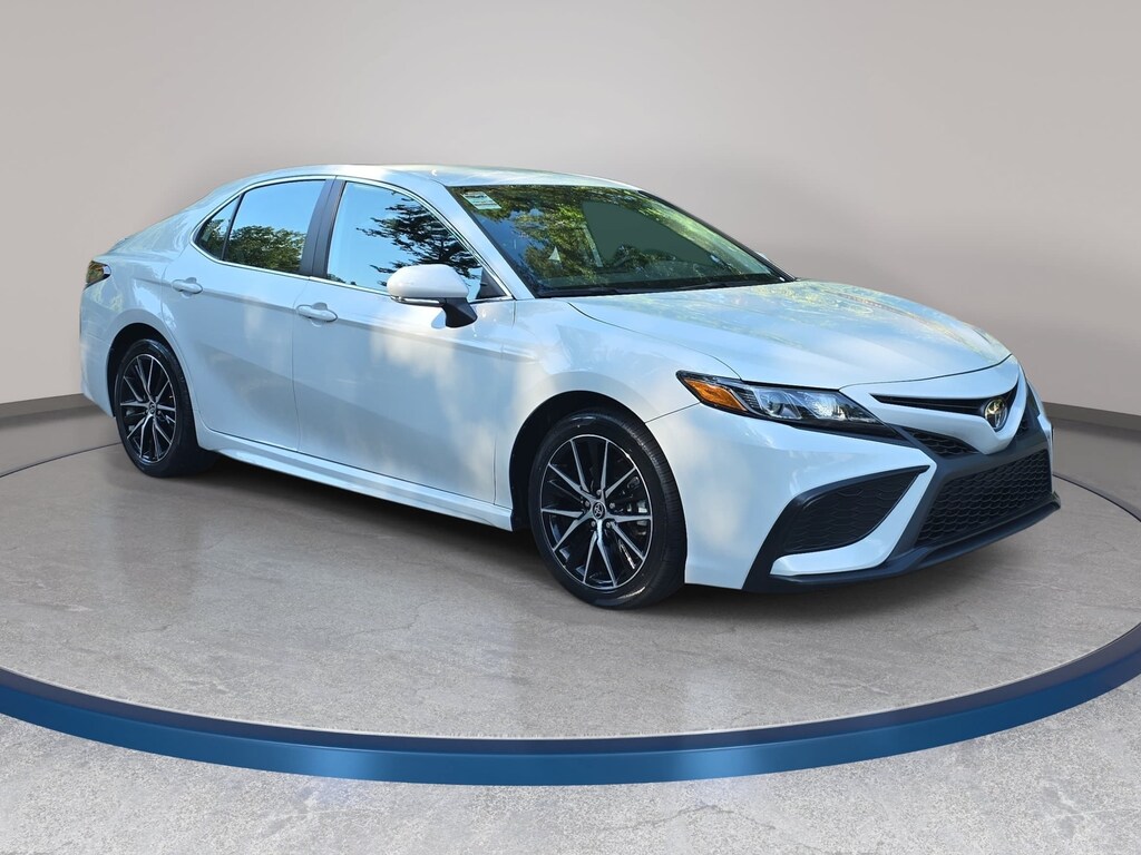 Used 2024 Toyota Camry SE Sedan