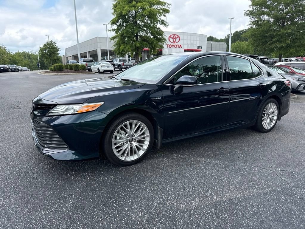 Used 2020 Toyota Camry Hybrid XLE Sedan