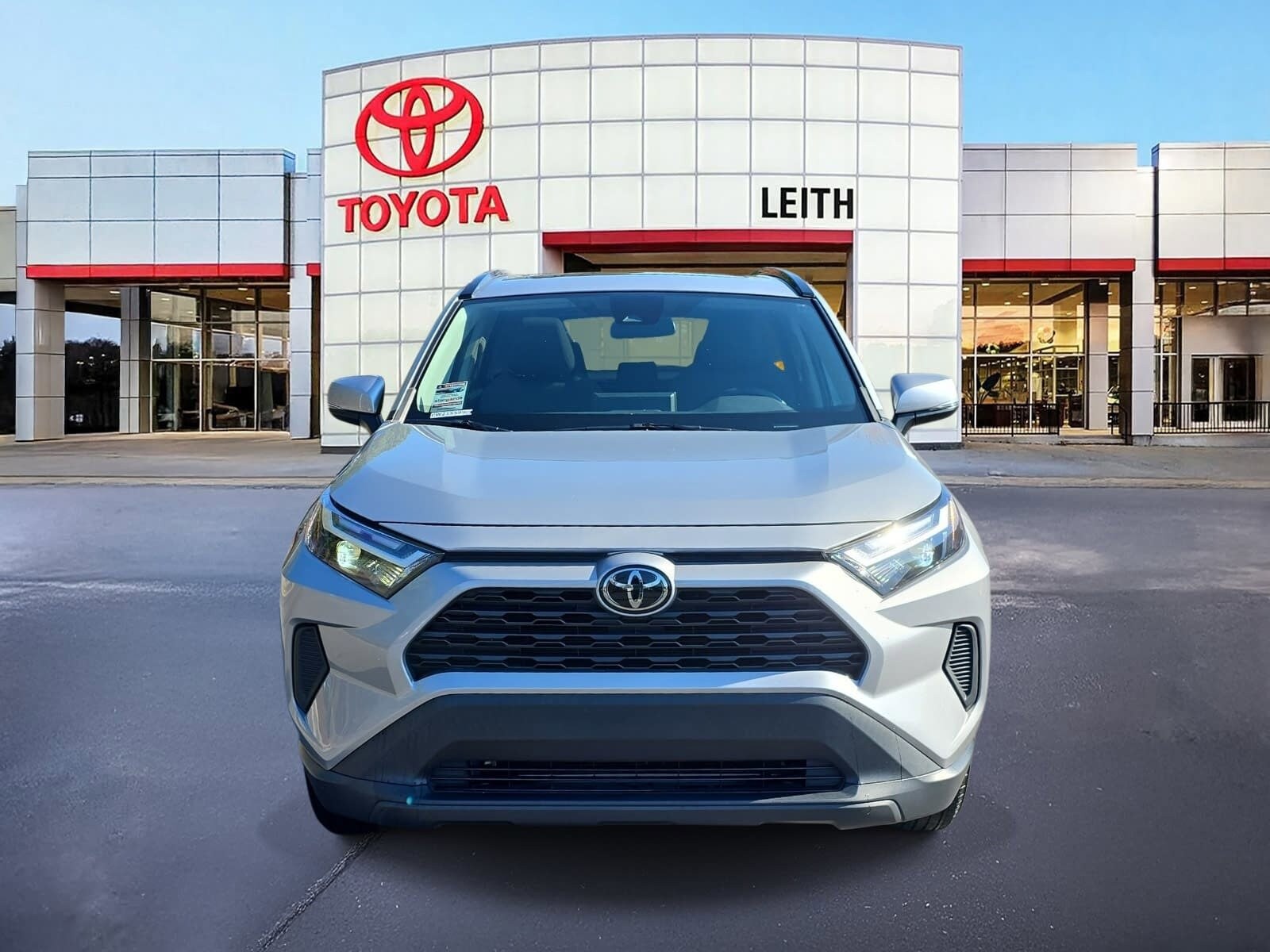 2023 Toyota RAV4 XLE photo 2