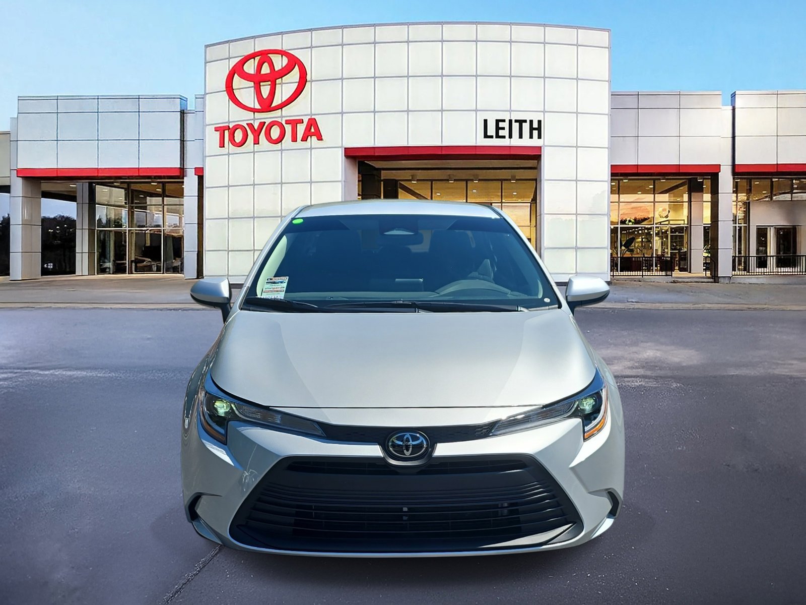 2025 Toyota Corolla LE photo 2