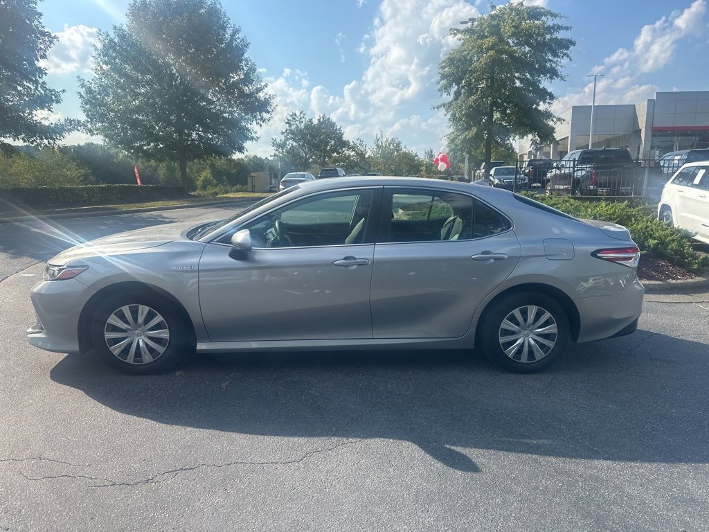 2019 Toyota Camry Hybrid LE photo 4