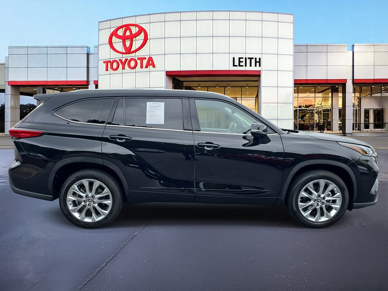 2023 Toyota Highlander Limited photo 4