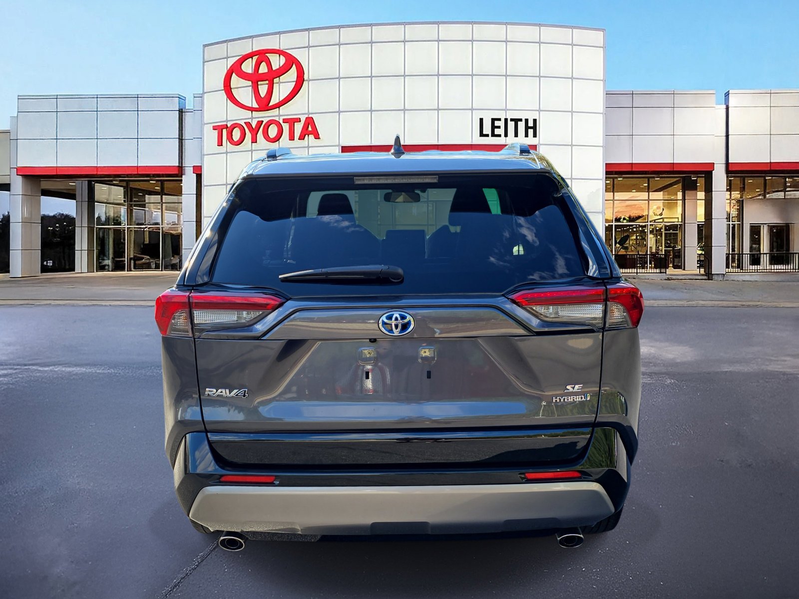 2023 Toyota RAV4 Hybrid SE photo 2