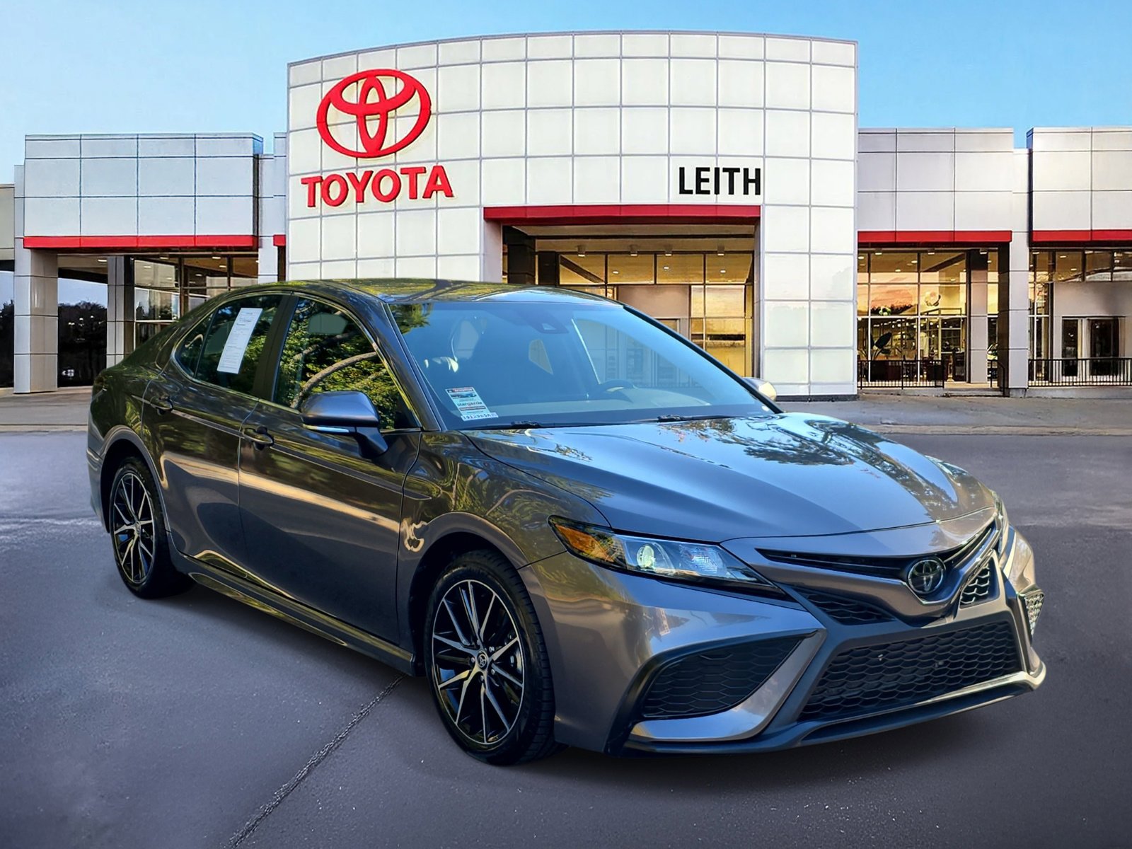 2024 Toyota Camry SE photo 3