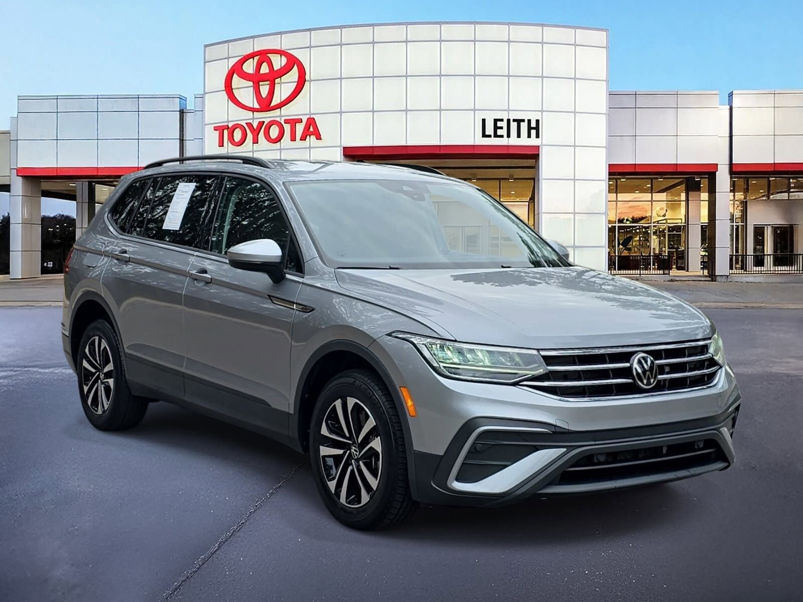 2023 Volkswagen Tiguan S photo 3