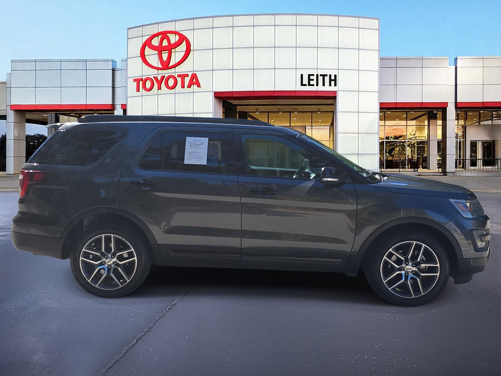 2016 Ford Explorer Sport photo 4