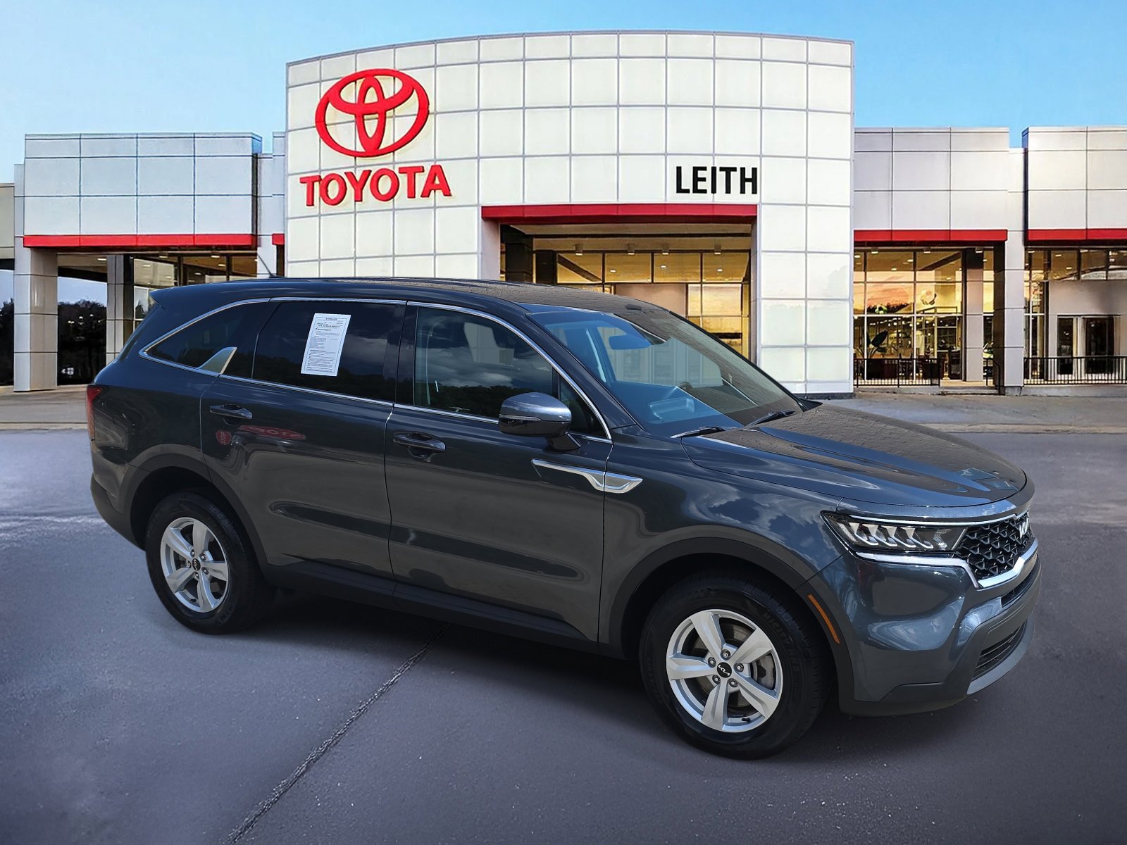 2023 Kia Sorento LX photo 3