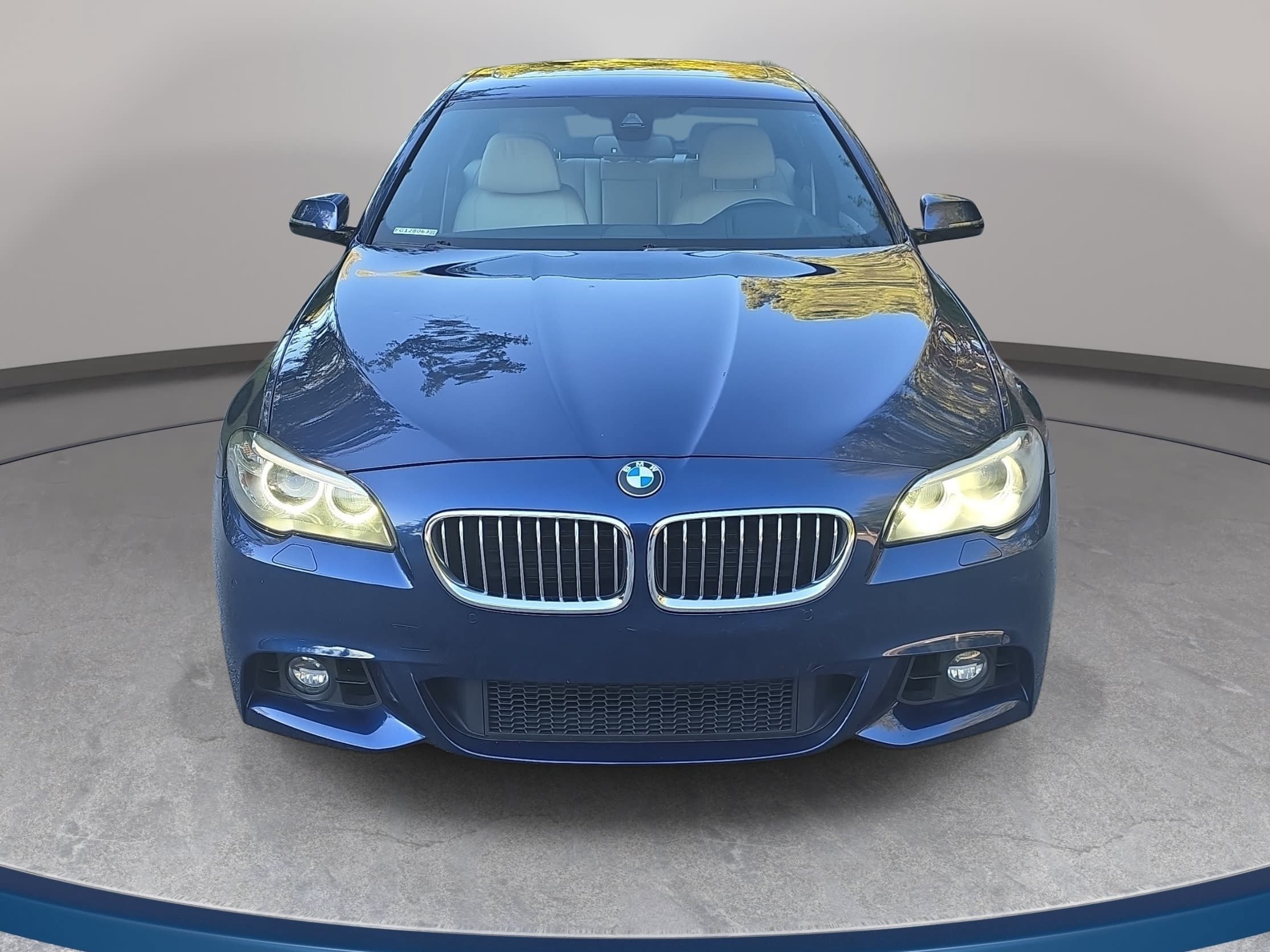 WBA5B1C51FG128063