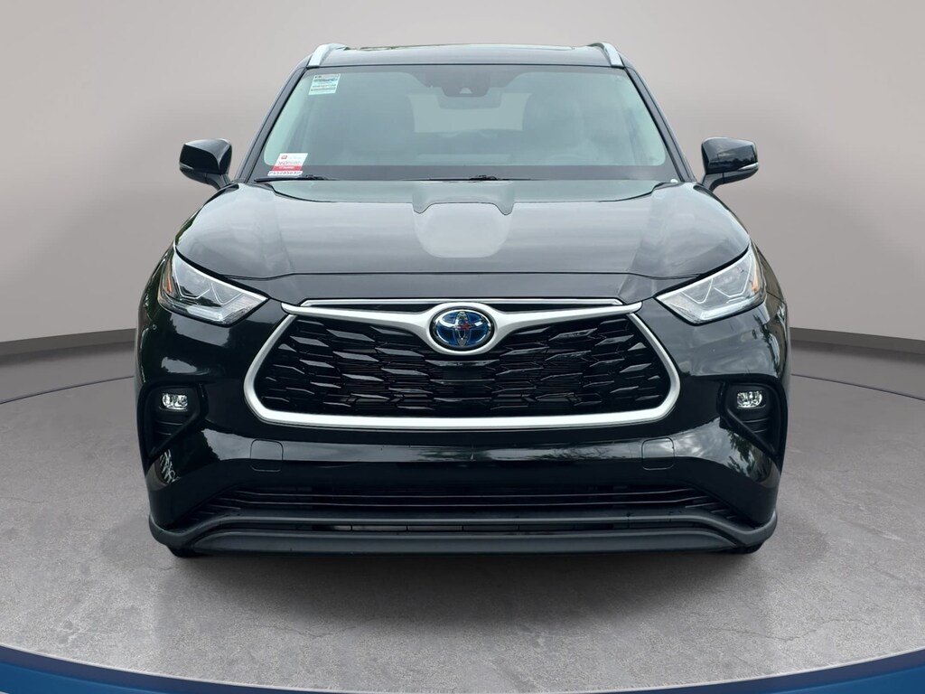 Used 2023 Toyota Highlander Hybrid XLE Bronze SUV