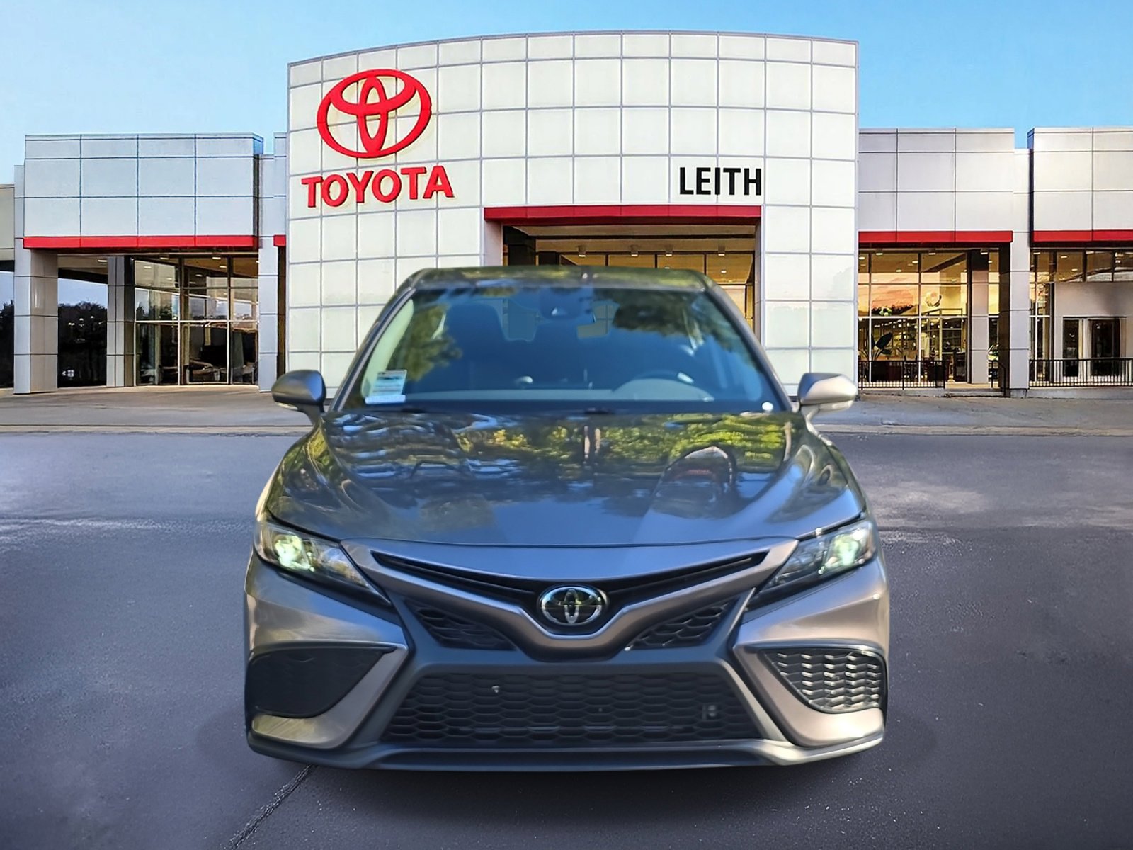 2024 Toyota Camry SE photo 2