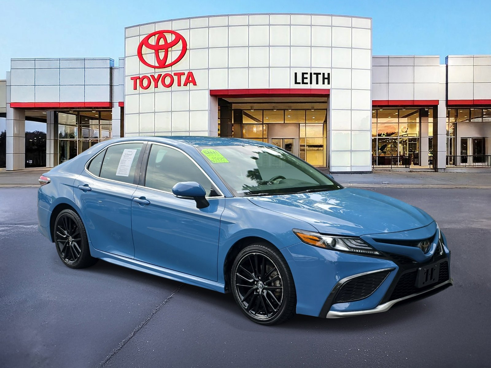 2023 Toyota Camry XSE photo 3