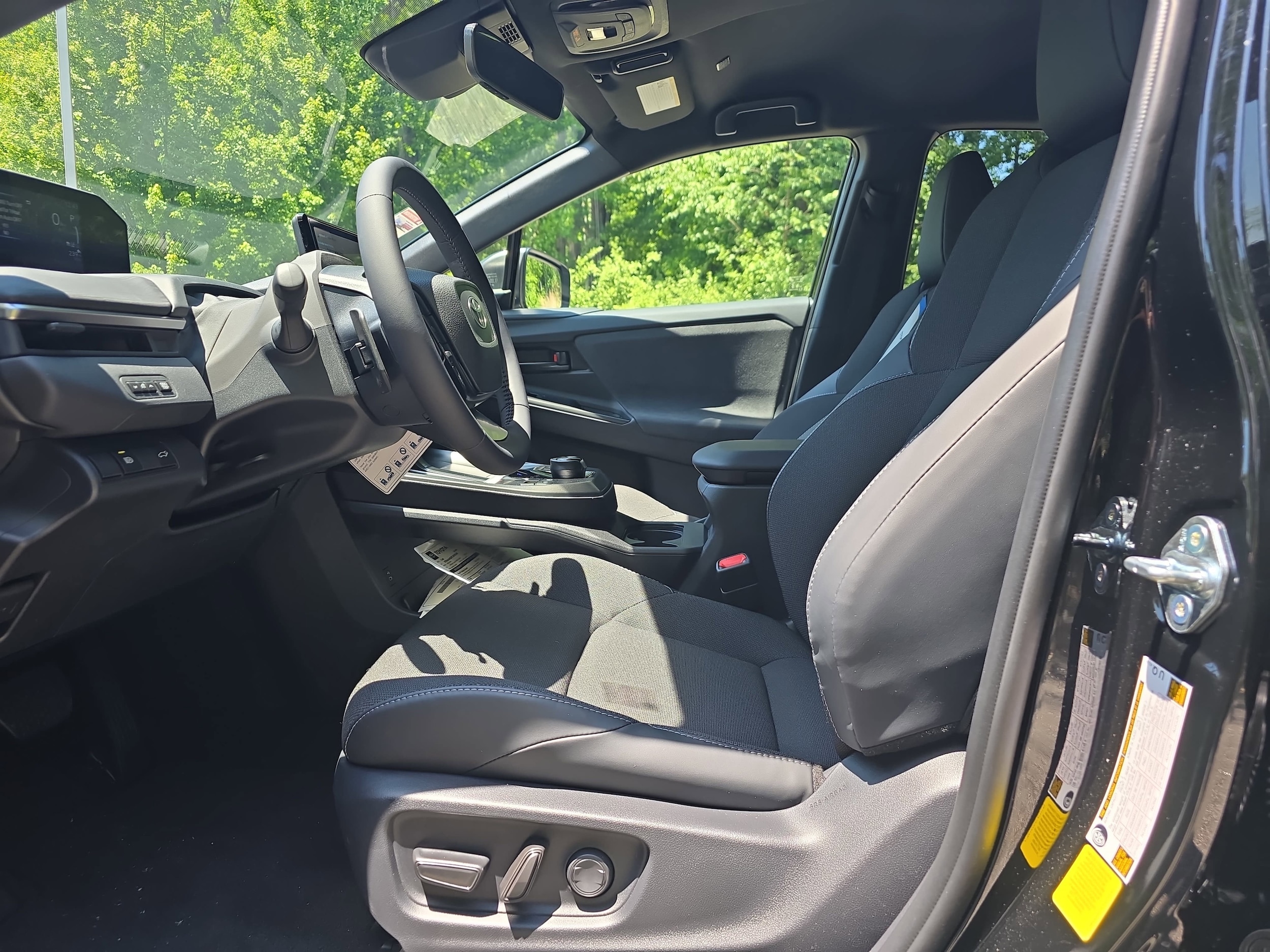 2026 Toyota C-HR SE - Photo 15