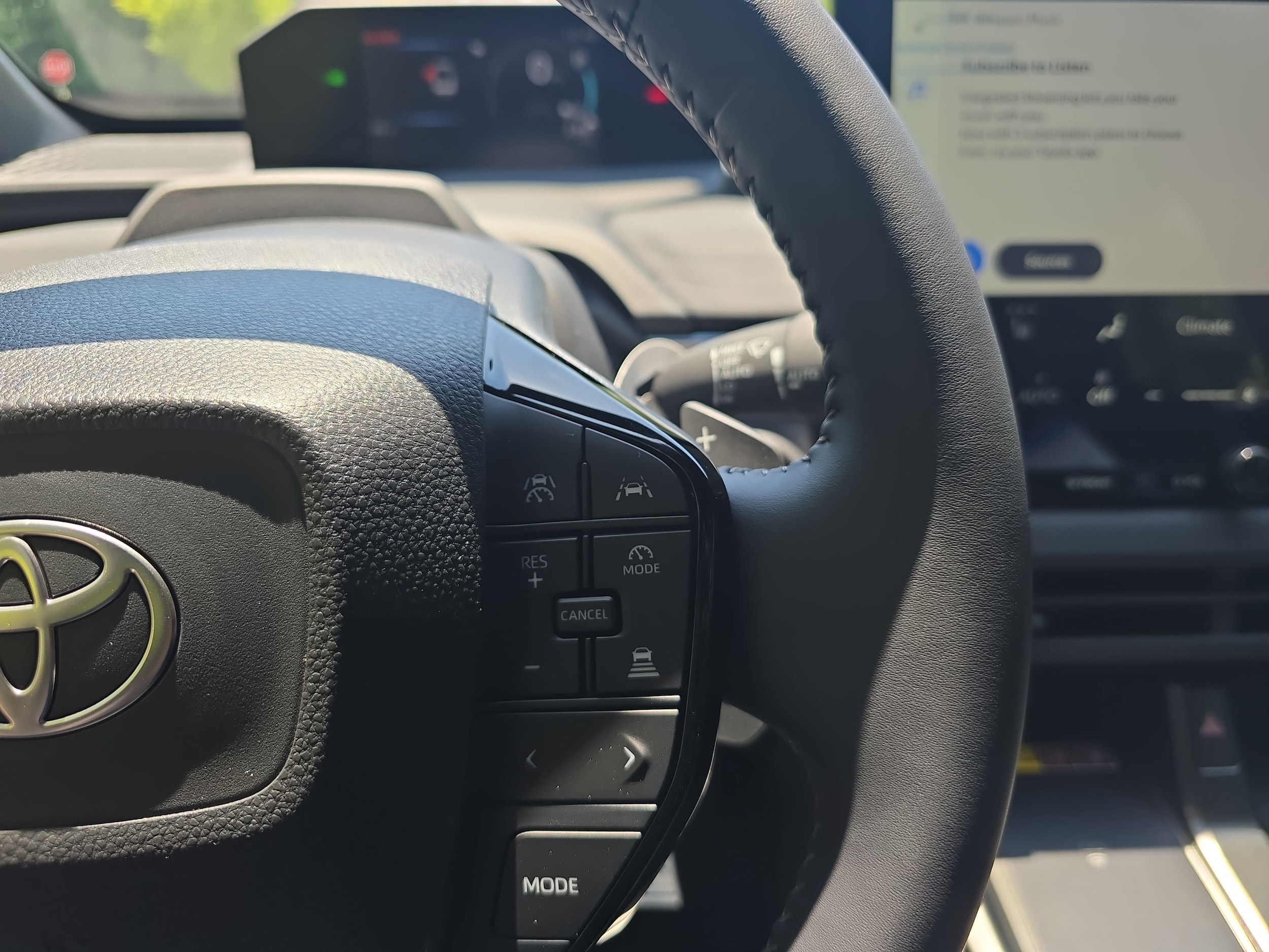 2026 Toyota C-HR SE - Photo 18