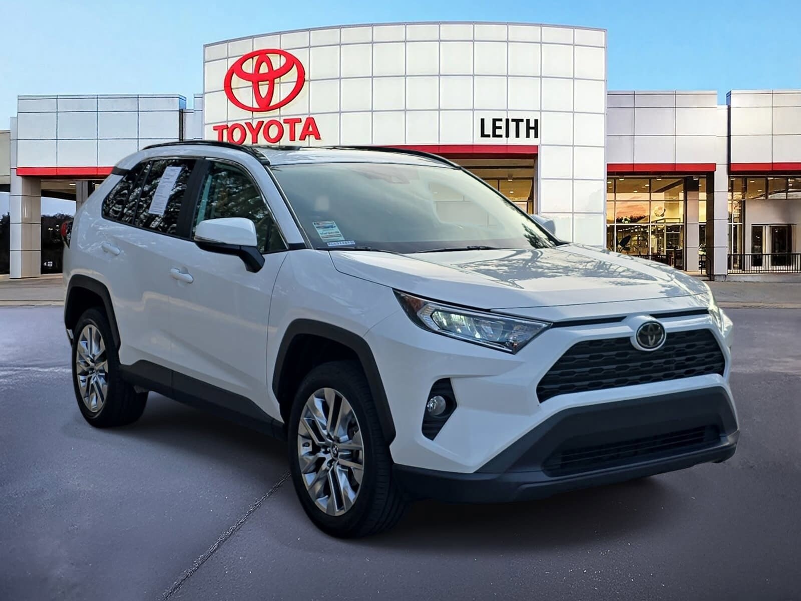 2019 Toyota RAV4 XLE Premium photo 2