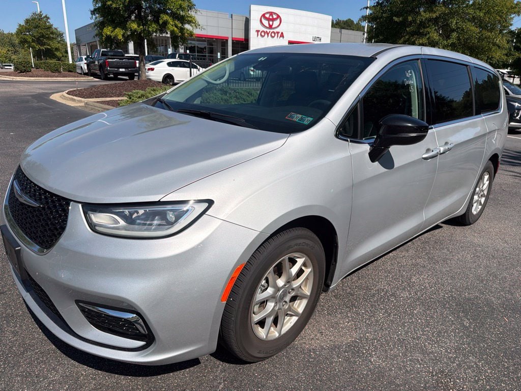 Used 2024 Chrysler Pacifica Touring L Van Passenger Van