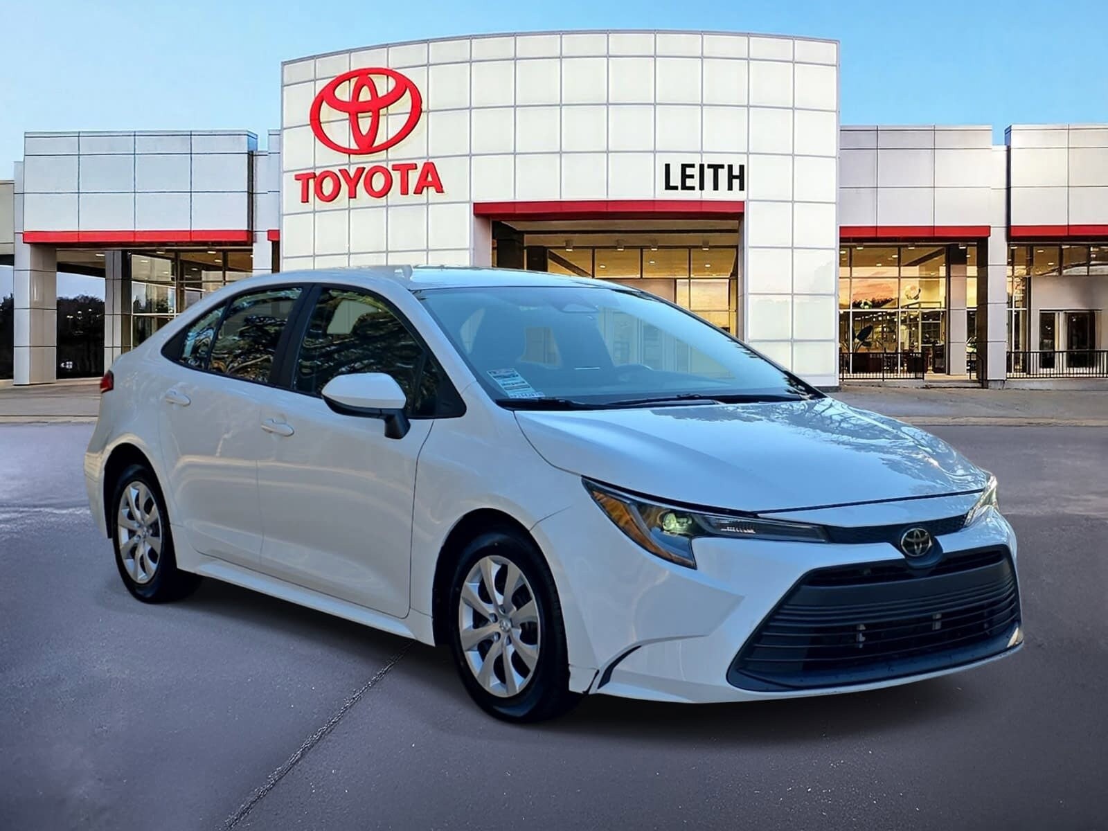2024 Toyota Corolla LE photo 3
