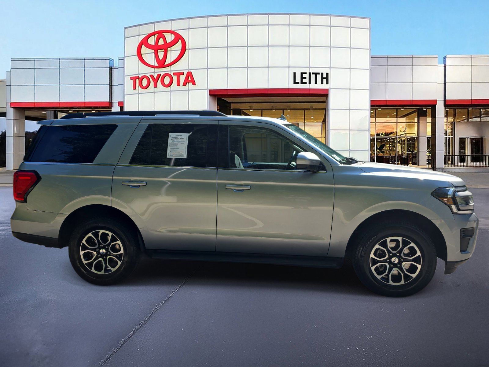 2022 Ford Expedition XLT photo 4