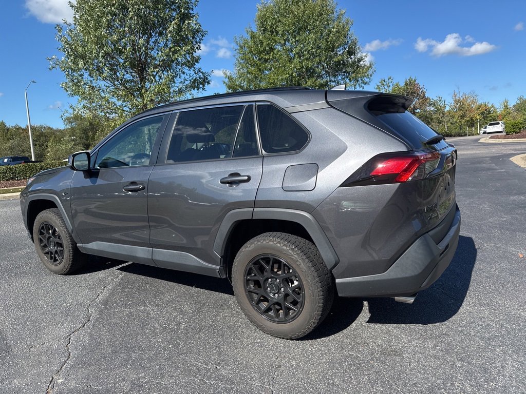 2023 Toyota RAV4 XLE photo 3