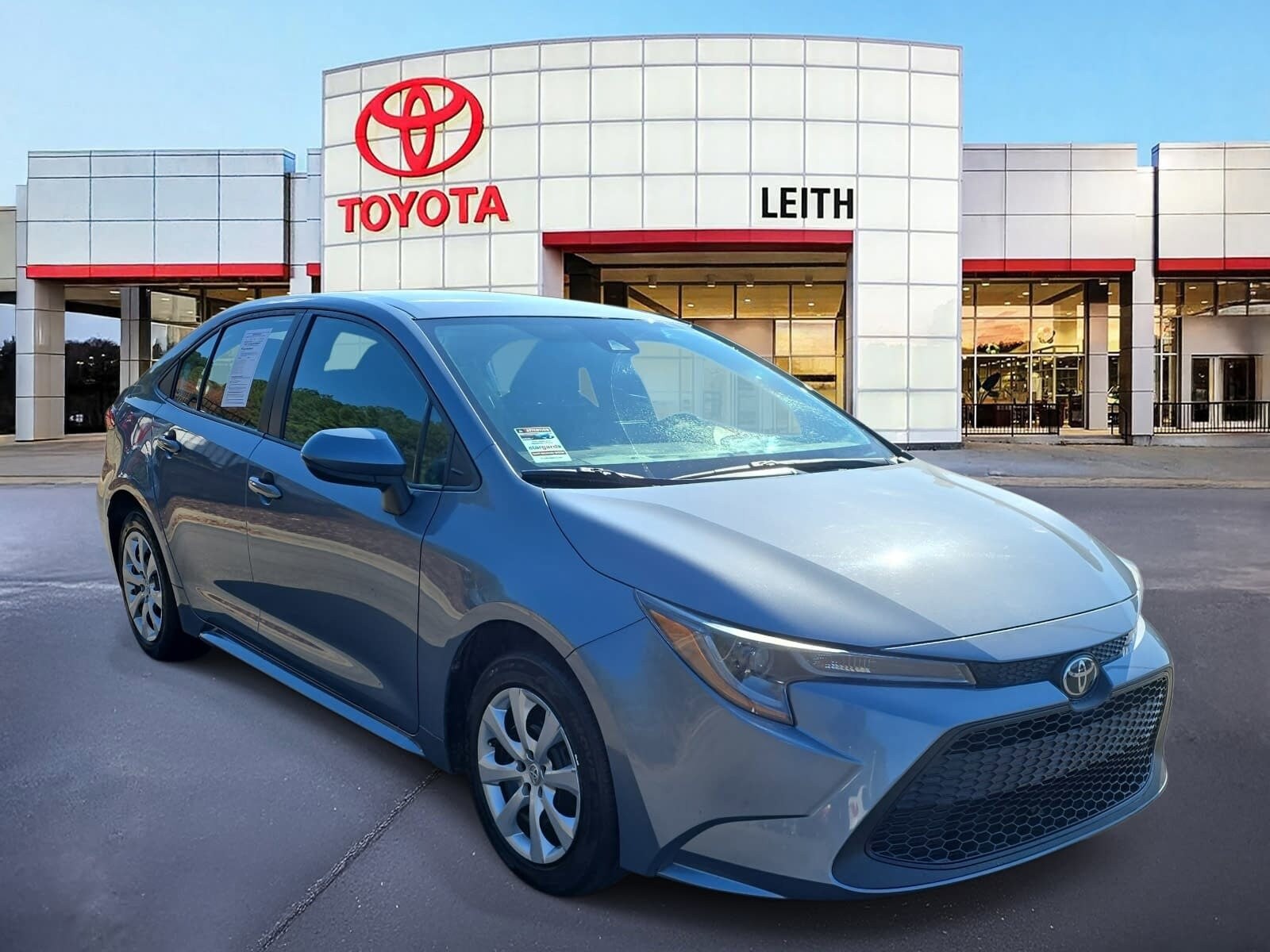 2022 Toyota Corolla LE photo 3