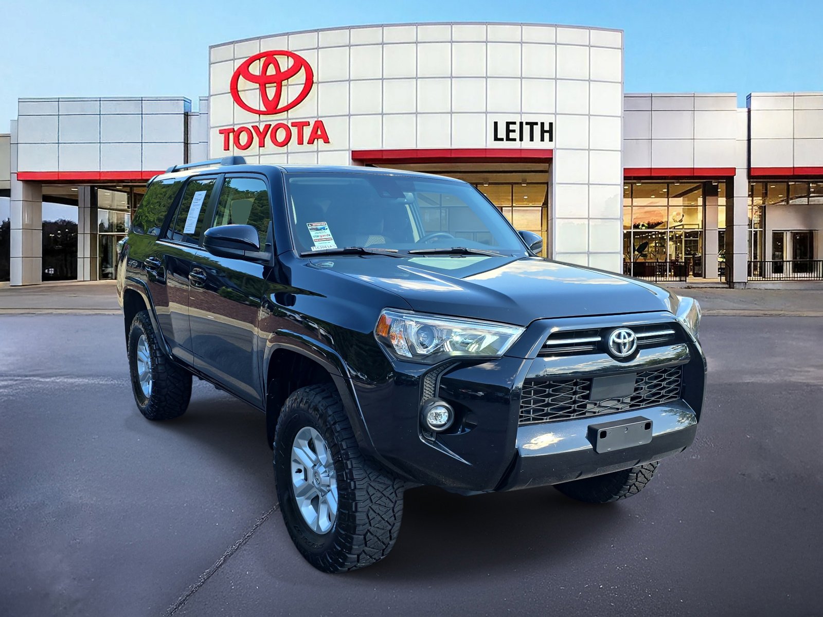 2023 Toyota 4Runner SR5 photo 3