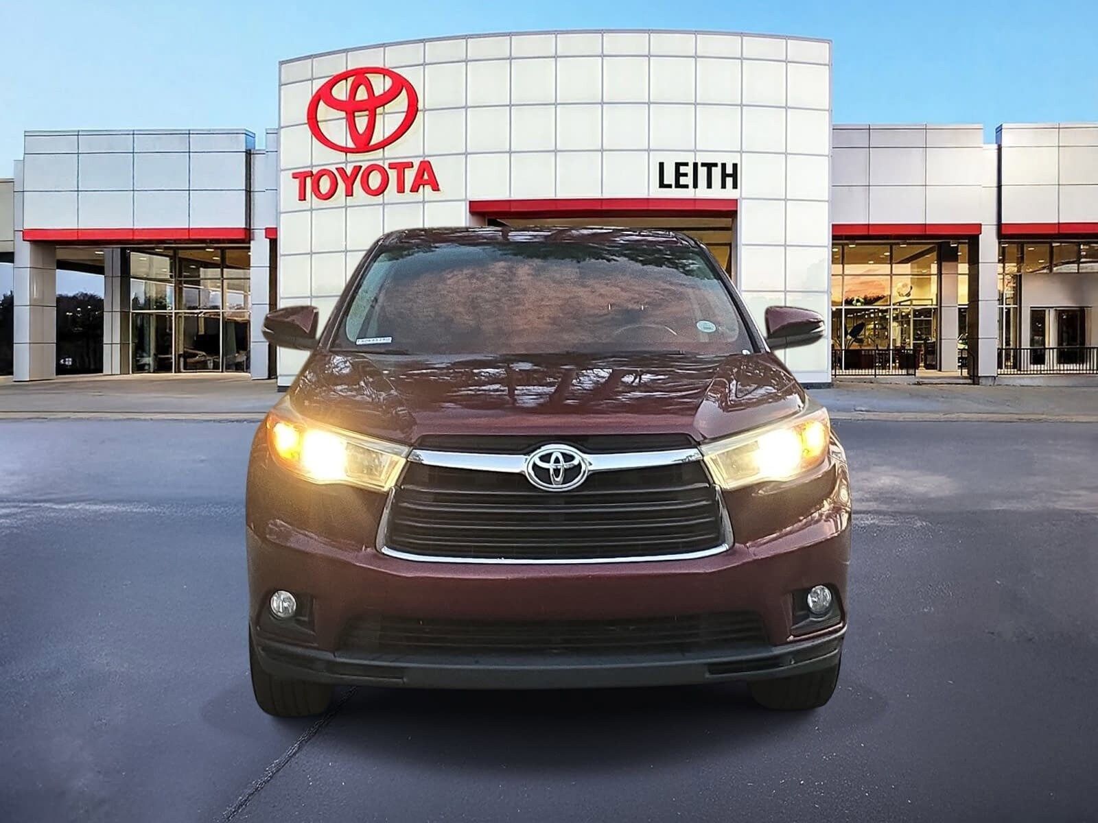 2015 Toyota Highlander LE photo 2