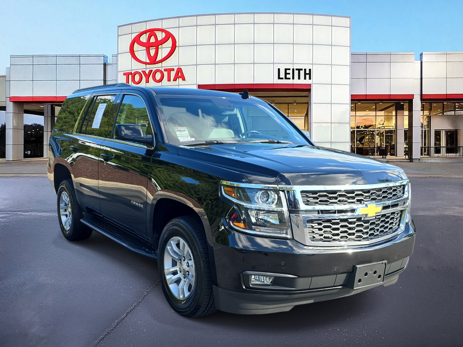2019 Chevrolet Tahoe LT photo 3