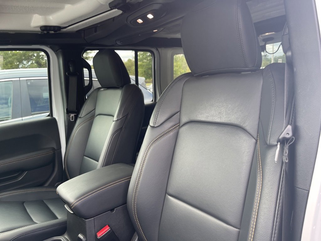 2024 Jeep Wrangler 4xe Sahara photo 3