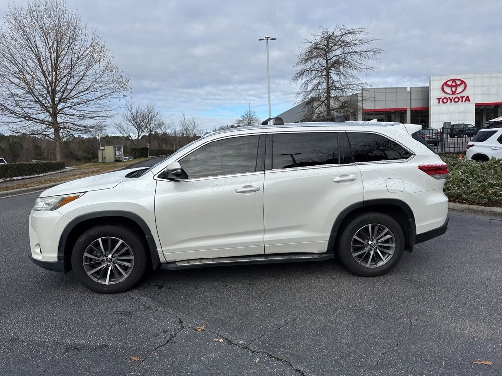 Used 2018 Toyota Highlander XLE V6 SUV