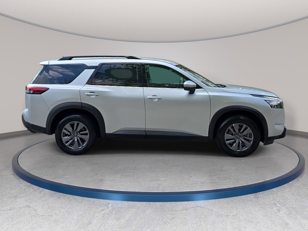 Used 2024 Nissan Pathfinder SV SUV