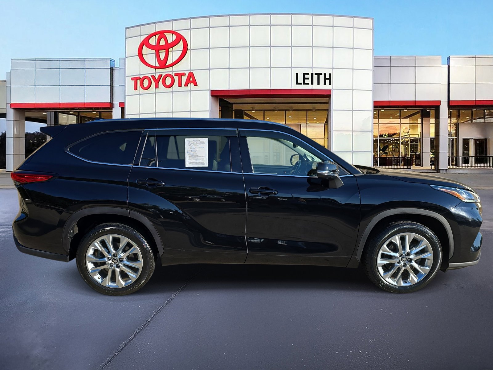 2022 Toyota Highlander Limited photo 4