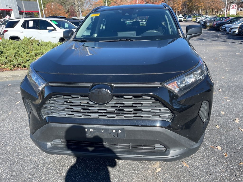 2021 Toyota RAV4 LE photo 2