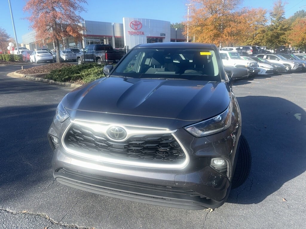 Used 2021 Toyota Highlander LE SUV
